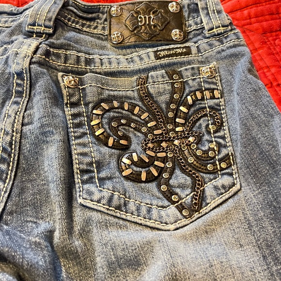 30 waist Miss Me jeans - Picture 2 of 8